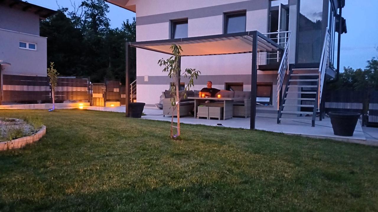 Apartmaji Stars Mavcice Exterior foto
